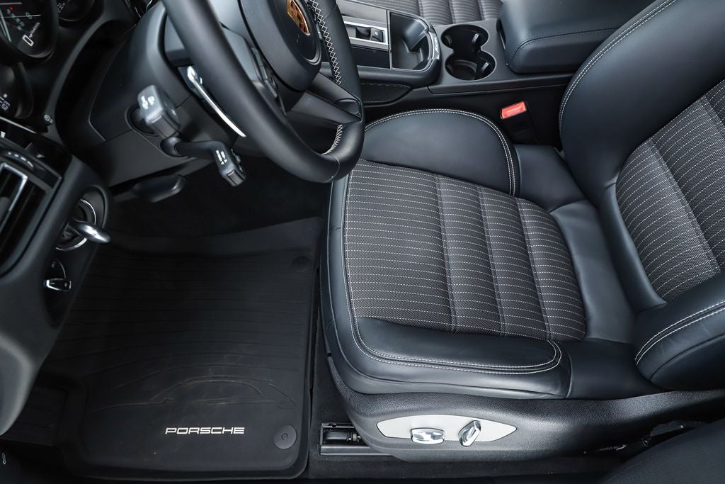 2023 Porsche Macan T