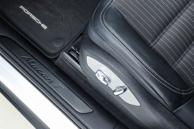 2023 Porsche Macan T