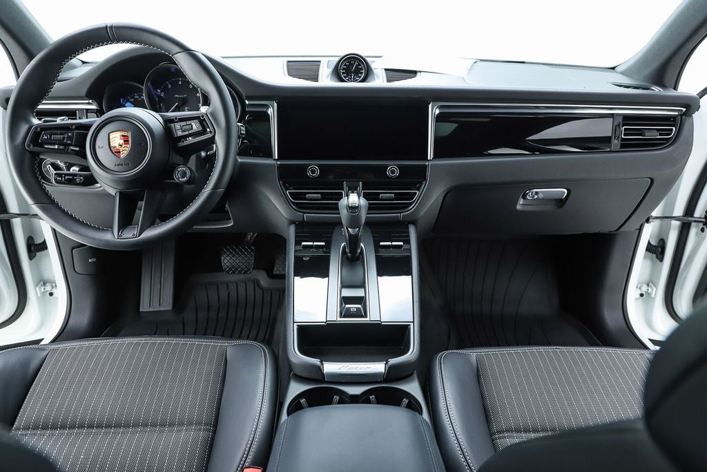 2023 Porsche Macan T