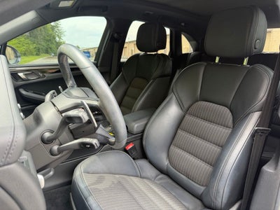 2023 Porsche Macan T