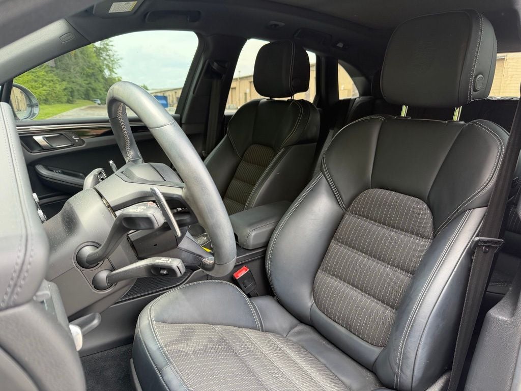 2023 Porsche Macan T