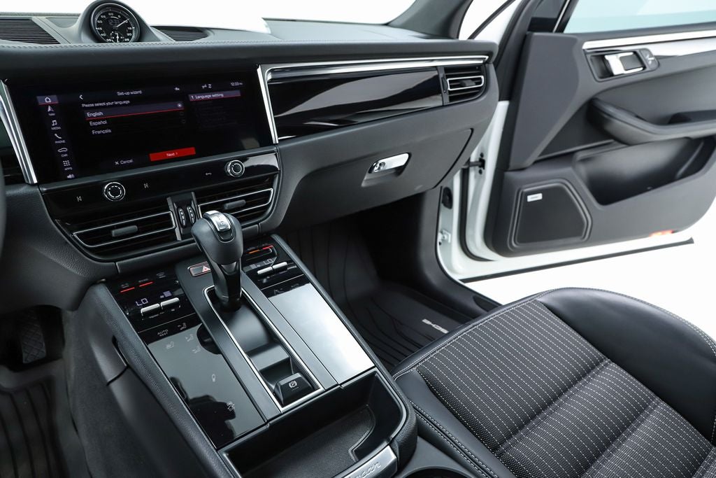 2023 Porsche Macan T