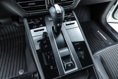 2023 Porsche Macan T