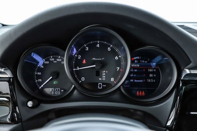 2023 Porsche Macan T