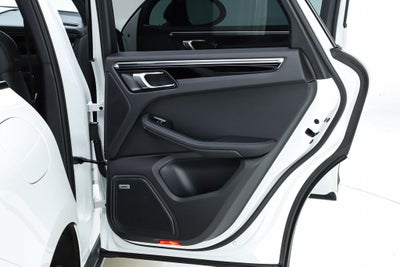 2023 Porsche Macan T
