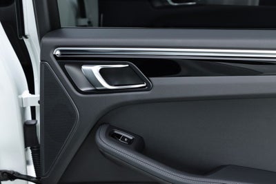 2023 Porsche Macan T
