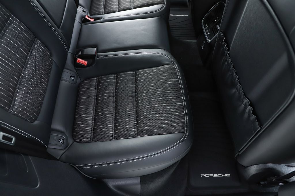 2023 Porsche Macan T