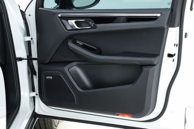 2023 Porsche Macan T