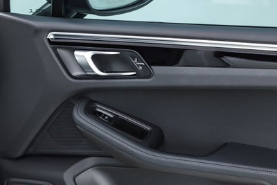 2023 Porsche Macan T
