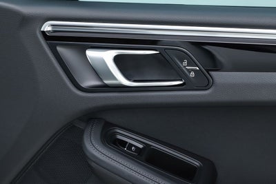 2023 Porsche Macan T