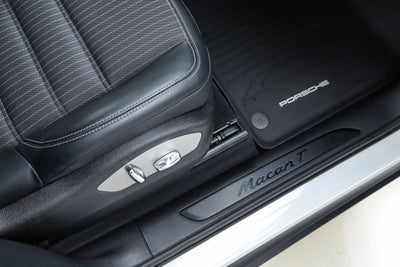 2023 Porsche Macan T