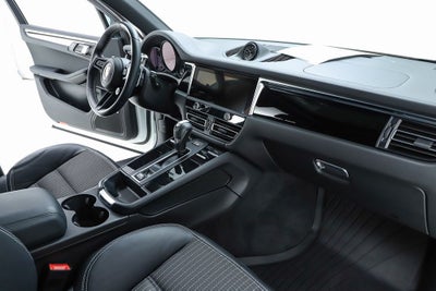 2023 Porsche Macan T