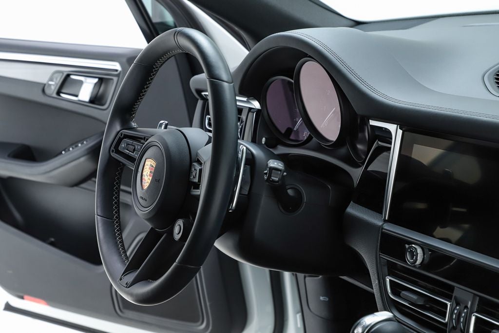 2023 Porsche Macan T