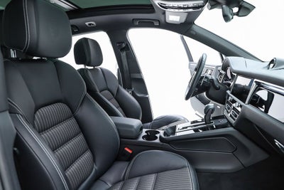 2023 Porsche Macan T