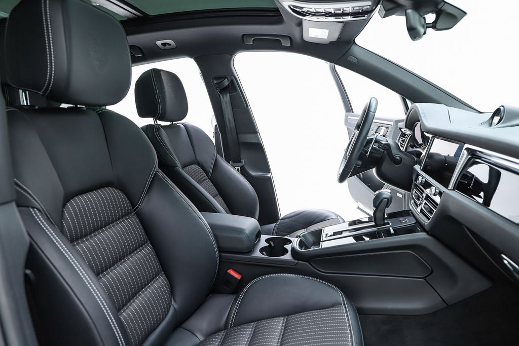 2023 Porsche Macan T