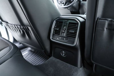 2023 Porsche Macan T