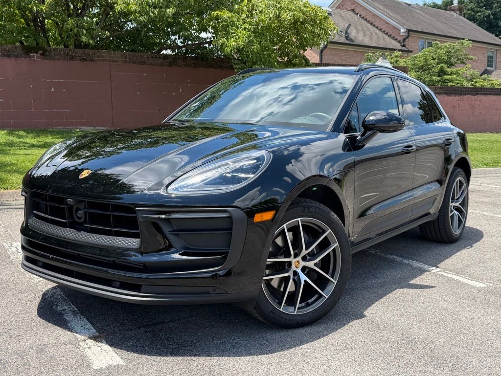2026 Porsche Macan Base