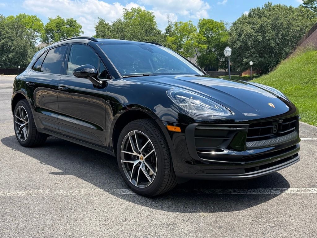 2026 Porsche Macan Base
