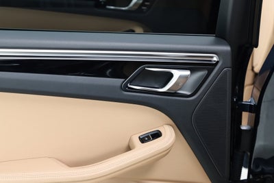 2020 Porsche Macan Base