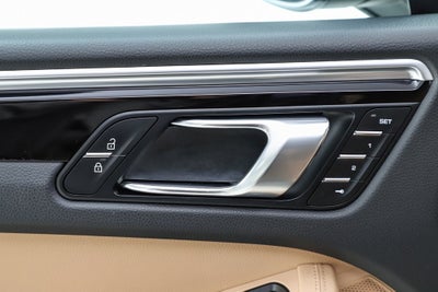 2020 Porsche Macan Base