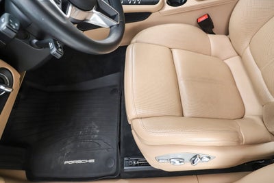 2020 Porsche Macan Base