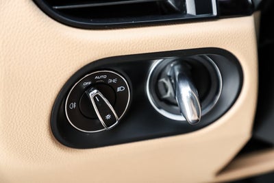 2020 Porsche Macan Base