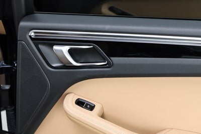 2020 Porsche Macan Base