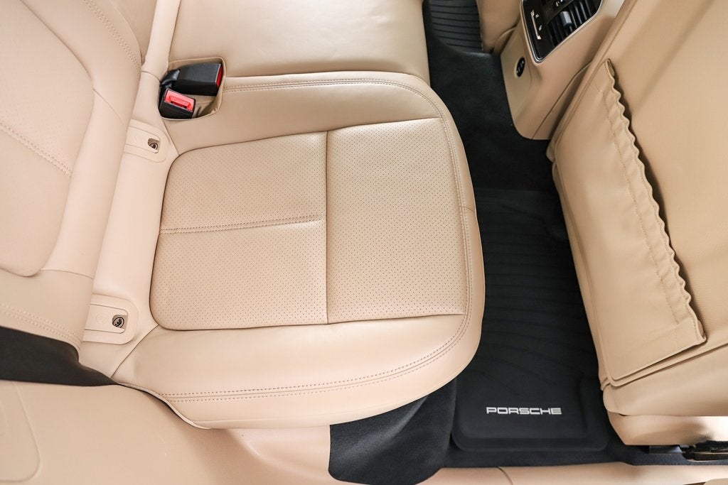 2020 Porsche Macan Base