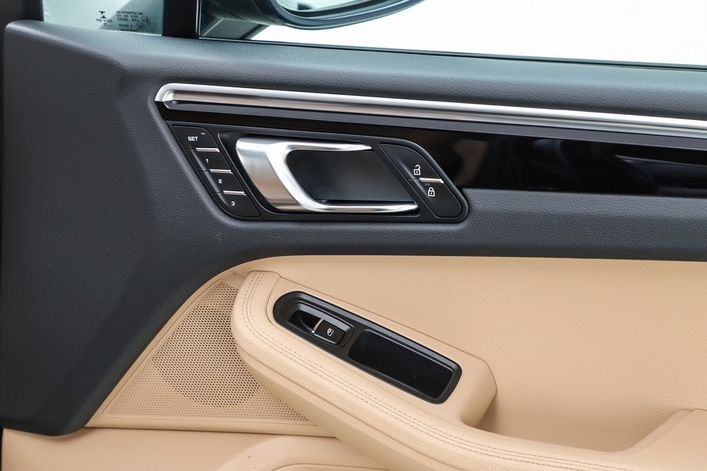 2020 Porsche Macan Base