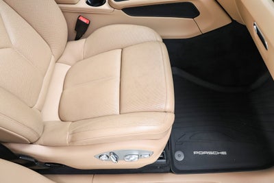 2020 Porsche Macan Base