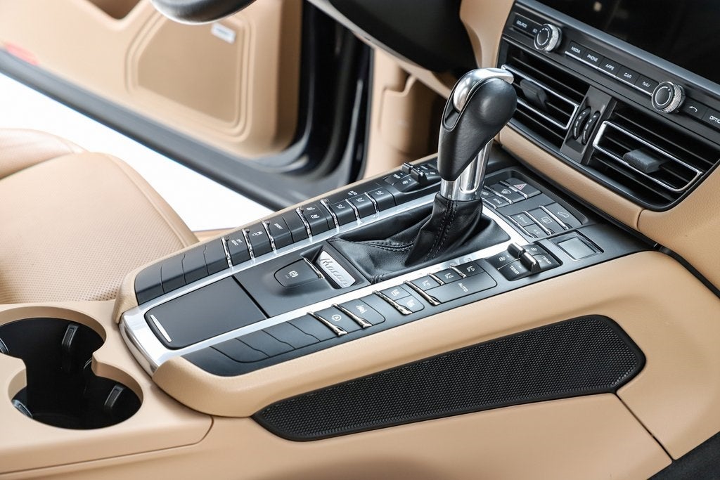 2020 Porsche Macan Base