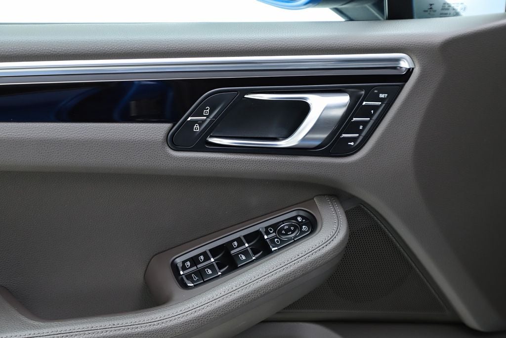 2021 Porsche Macan Base