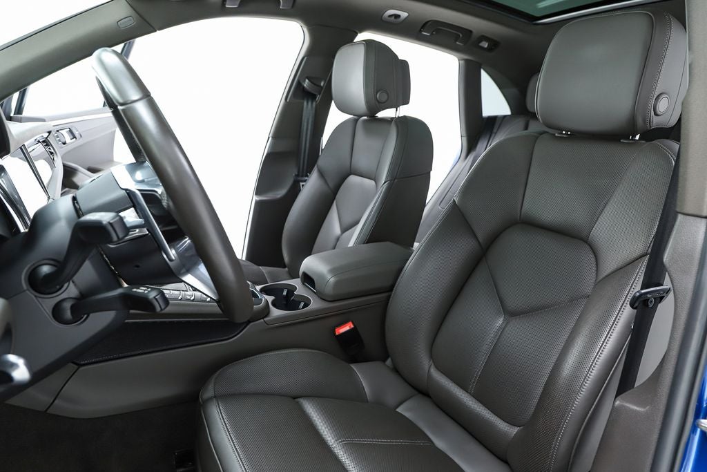 2021 Porsche Macan Base