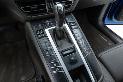 2021 Porsche Macan Base