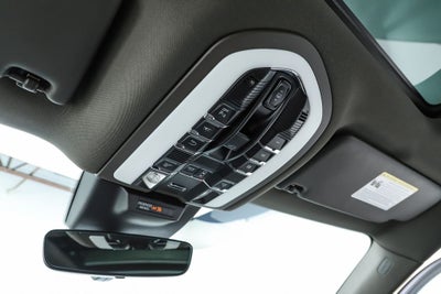 2021 Porsche Macan Base