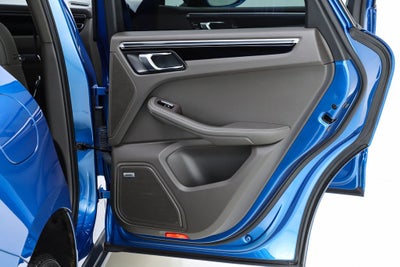 2021 Porsche Macan Base