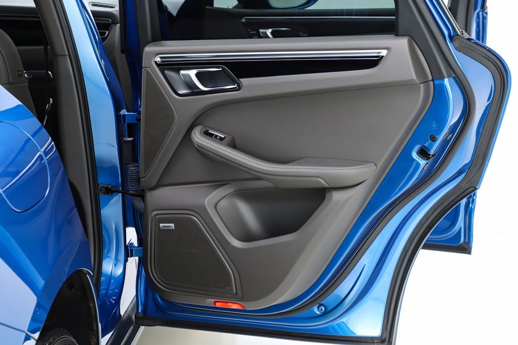 2021 Porsche Macan Base