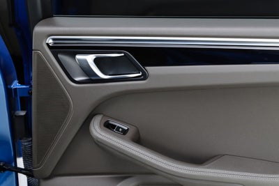 2021 Porsche Macan Base