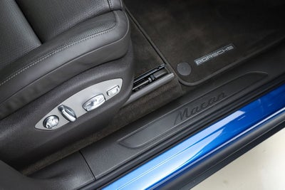 2021 Porsche Macan Base