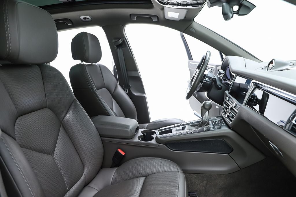 2021 Porsche Macan Base