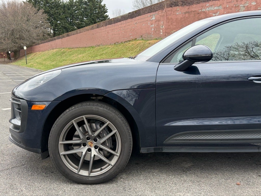 2022 Porsche Macan Base
