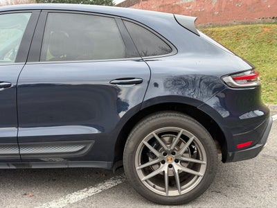 2022 Porsche Macan Base