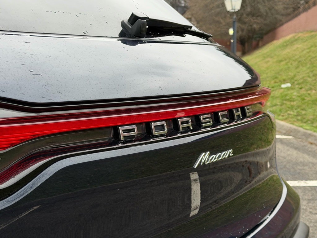 2022 Porsche Macan Base