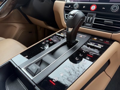 2022 Porsche Macan Base