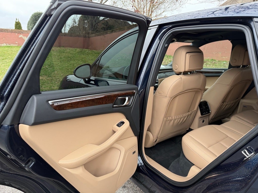 2022 Porsche Macan Base