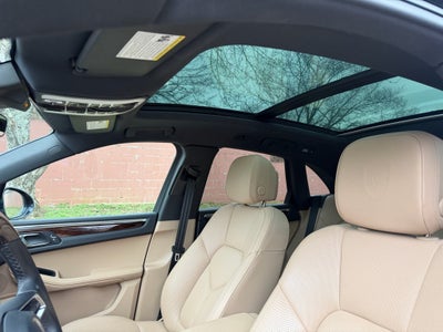 2022 Porsche Macan Base