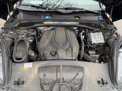 2022 Porsche Macan Base