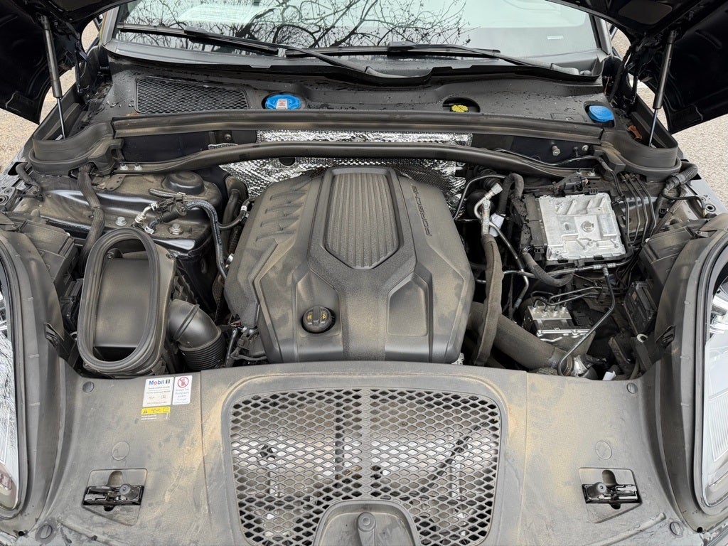 2022 Porsche Macan Base