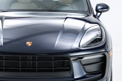 2022 Porsche Macan Base