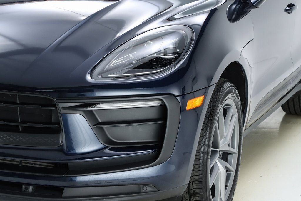 2022 Porsche Macan Base
